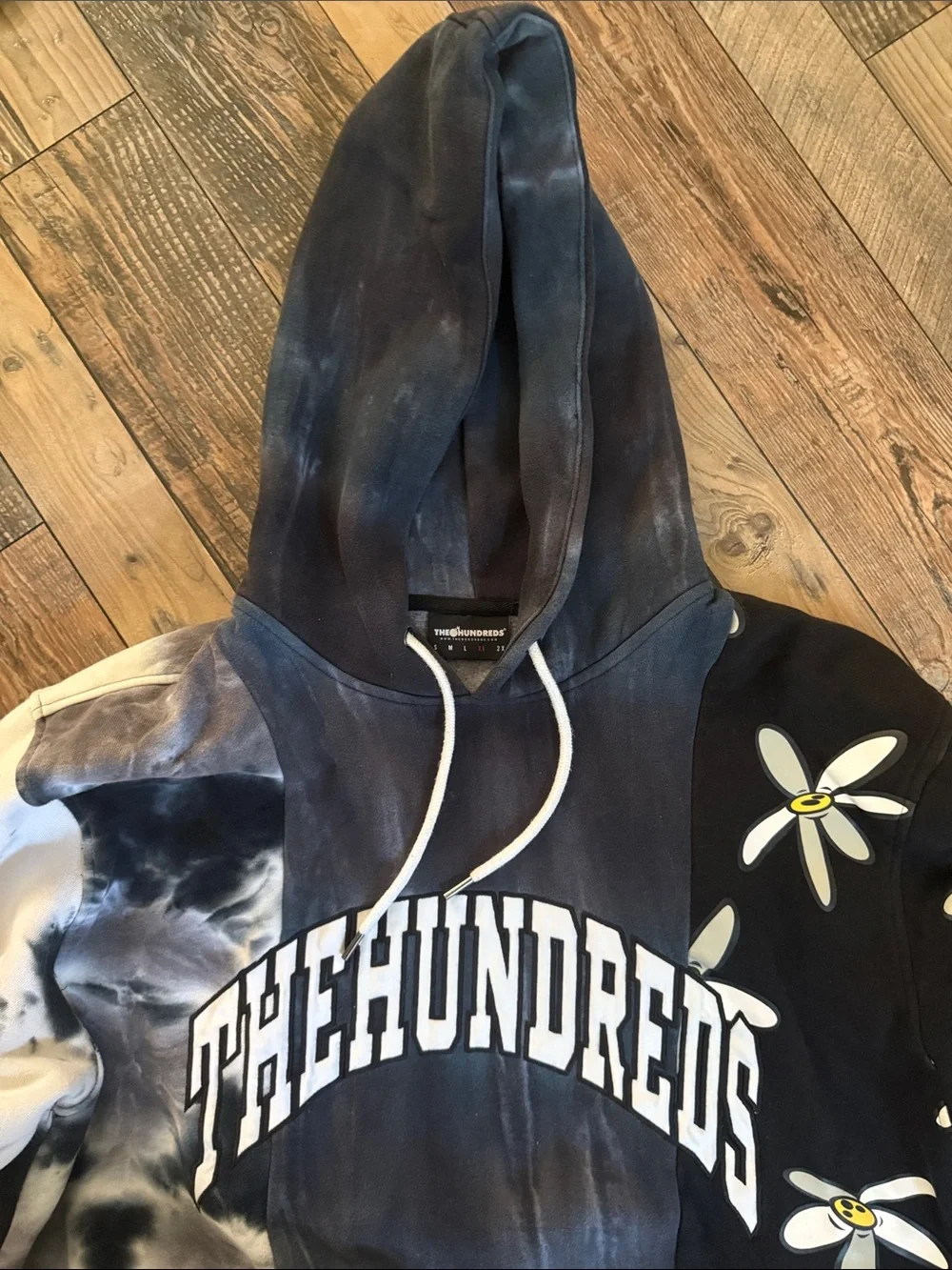 The Hundreds Black, White, Navy Tie-Dye & Daisy Hoodie size XL